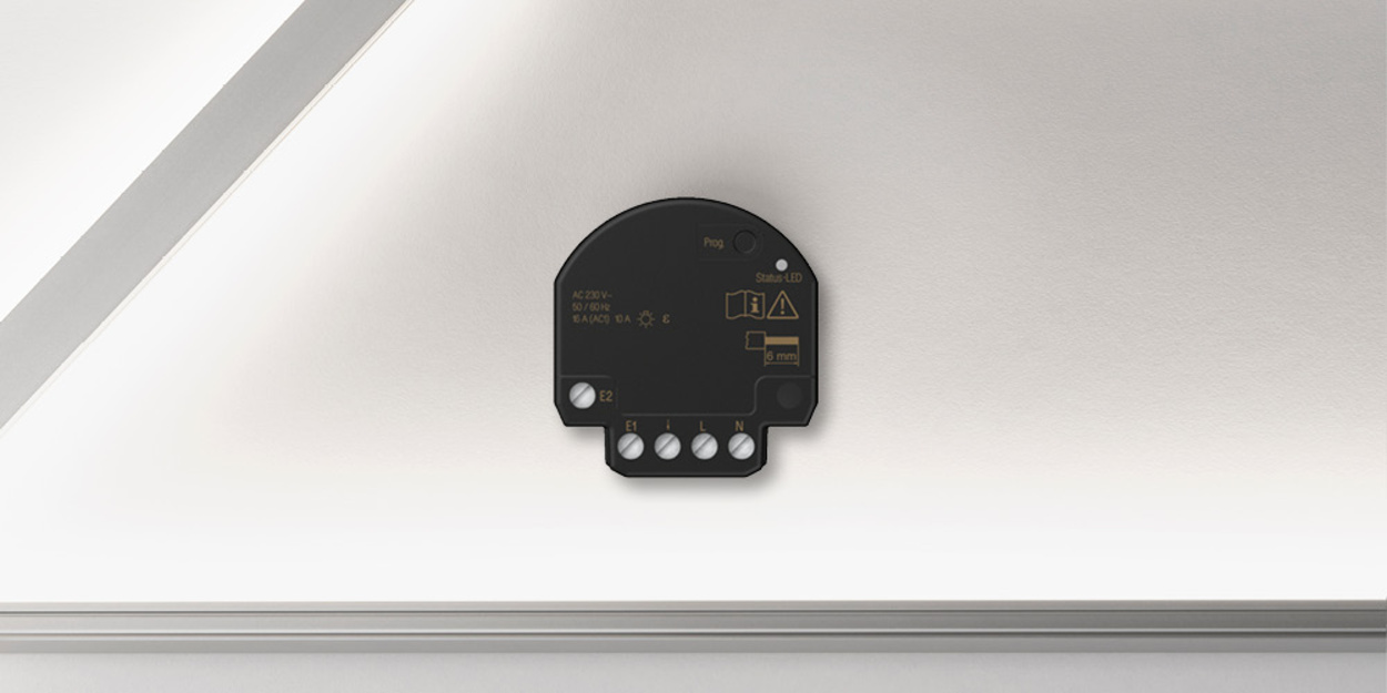 JUNG HOME Jalousieaktor Mini bei EMS-Götz Elektro-Multimedia-Service in Berching