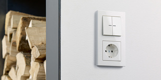 JUNG KNX Taster F 10 bei EMS-Götz Elektro-Multimedia-Service in Berching