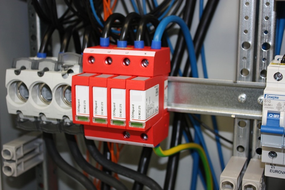 U berspannungsschutz bei EMS-Götz Elektro-Multimedia-Service in Berching